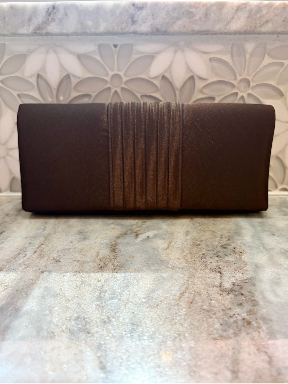 NEW! 🤎 Satin Clutch